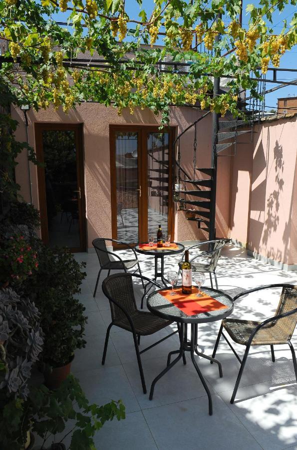 Janika Apartments Tbilisi Eksteriør billede