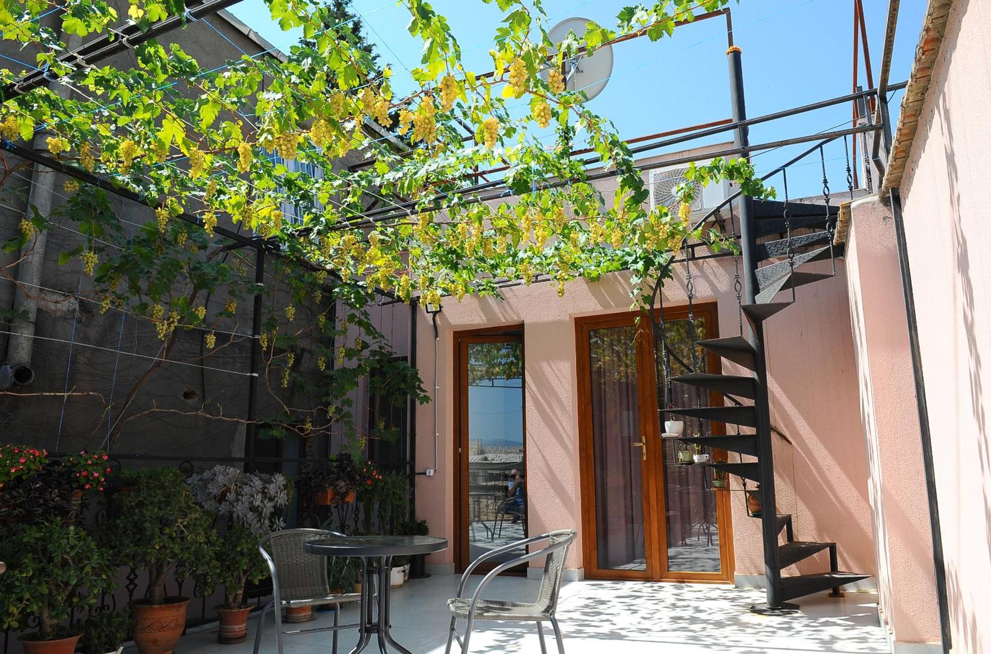 Janika Apartments Tbilisi Eksteriør billede